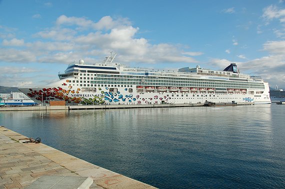 Poza vas de croaziere Norwegian Gem