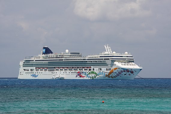 Poza vas de croaziere Norwegian Pearl