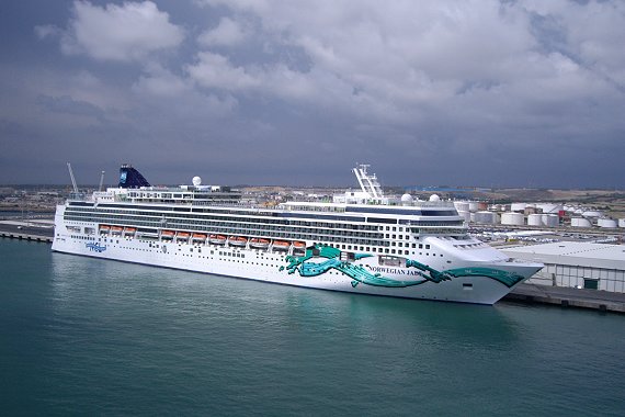 Poza vas de croaziere Norwegian Jade