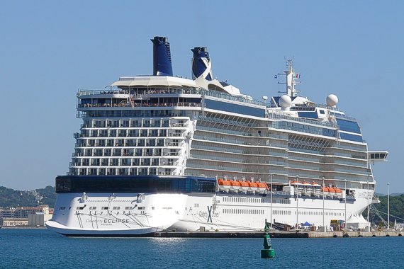 celebrity_eclipse_2010-09-11_01.jpg